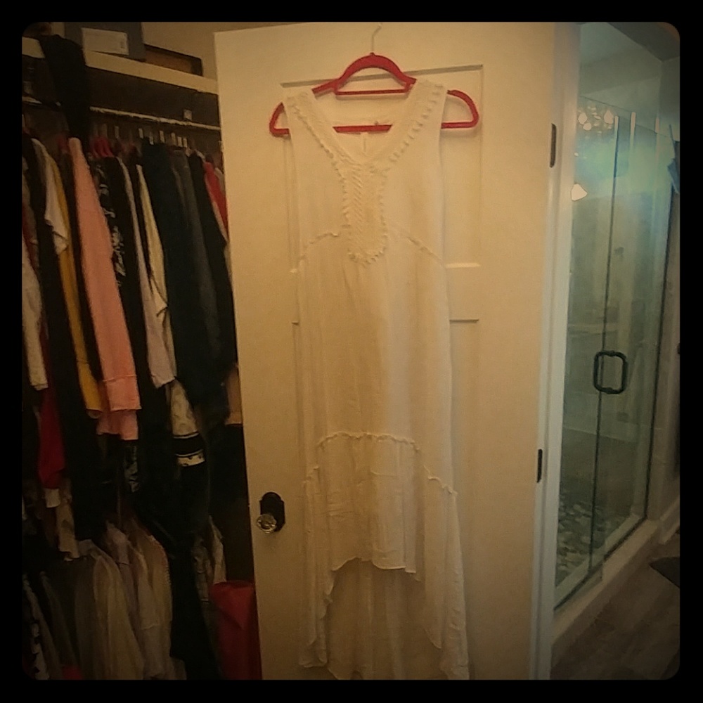 White gauzy dress with crochet detail 👗